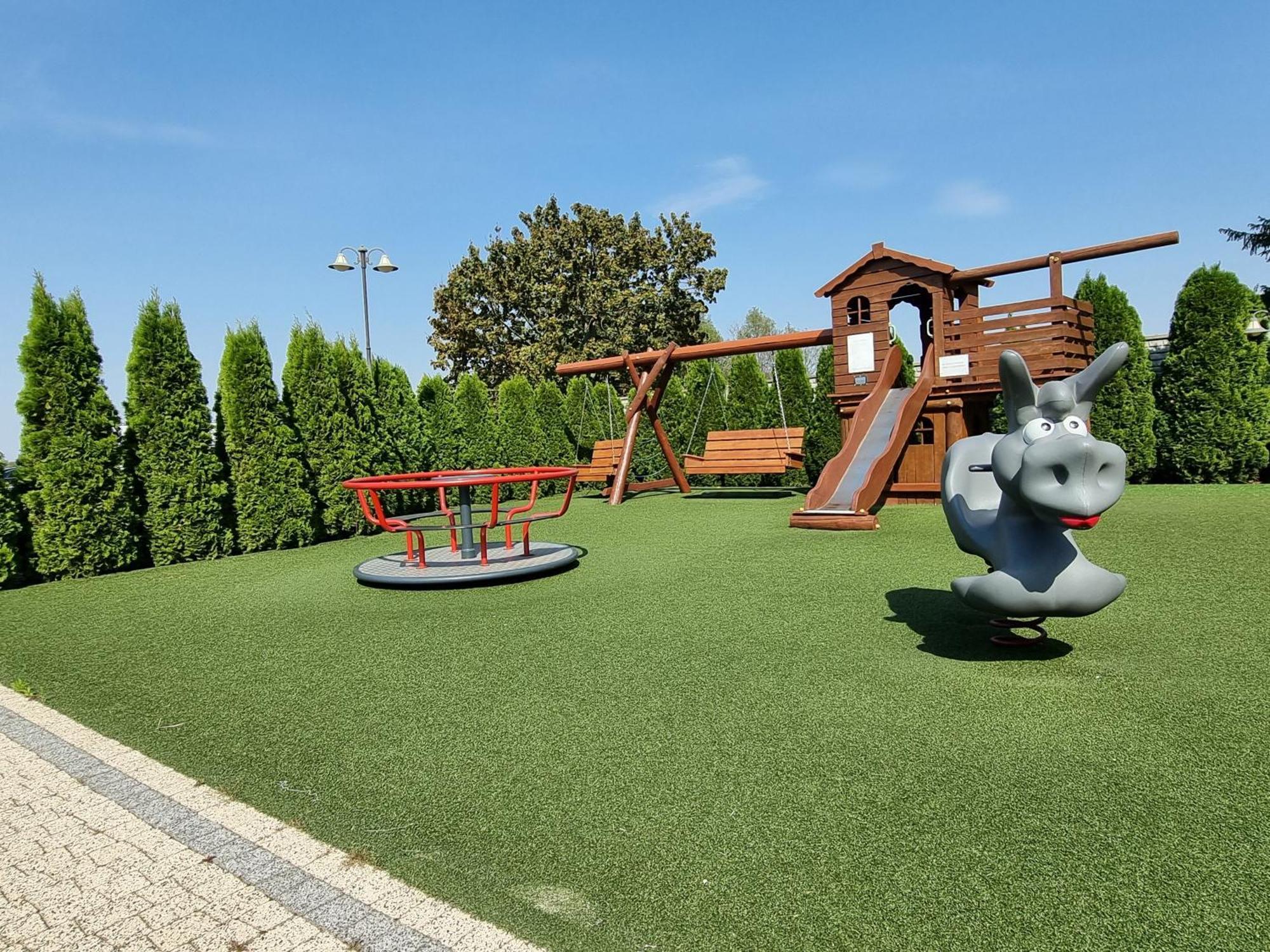 Hotel Hesperus Międzyrzec Podlaski Buitenkant foto